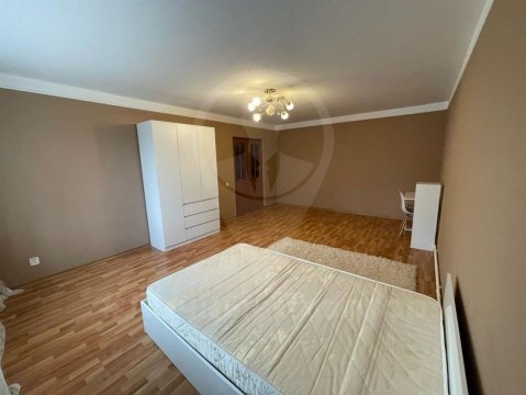 3-к квартира, 1/7 эт., 96м²