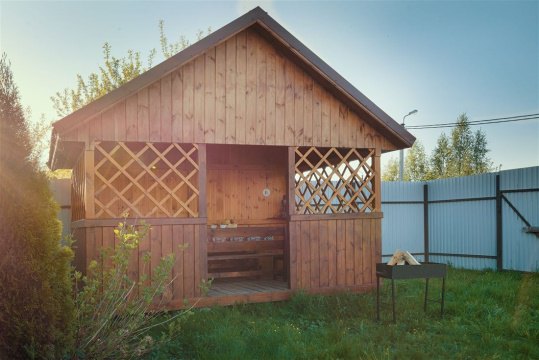 Дом 180м², участок 6 сот.