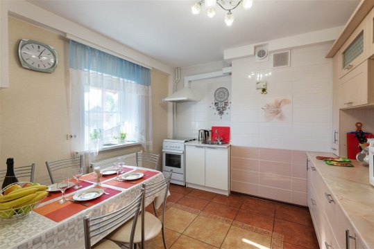 Дом 180м², участок 6 сот.