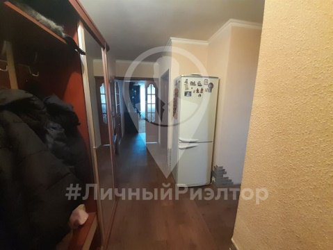 3-к квартира, 5/5 эт., 50м²