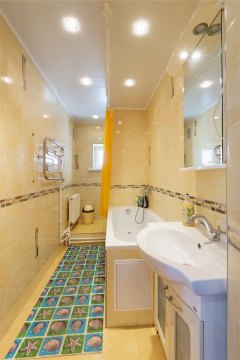 Дом 180м², участок 6 сот.