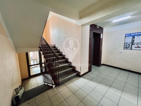 2-к квартира, 10/11 эт., 77м²